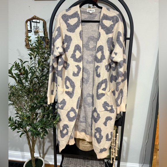 macaron cardigan leopard print size small - Picture 1 of 7